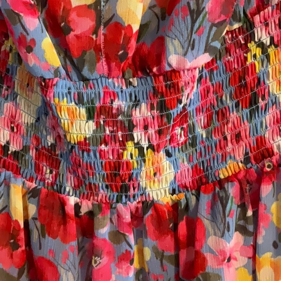 Feminine blouse - Picture 5 of 12